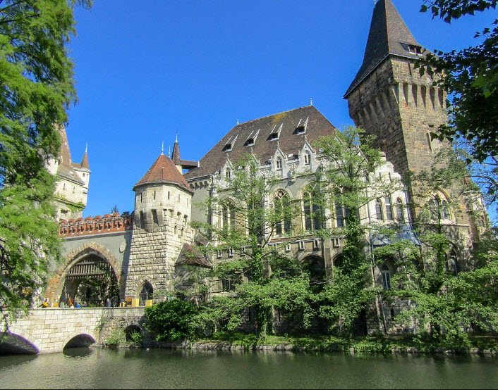 Tarján Vára, Hungary